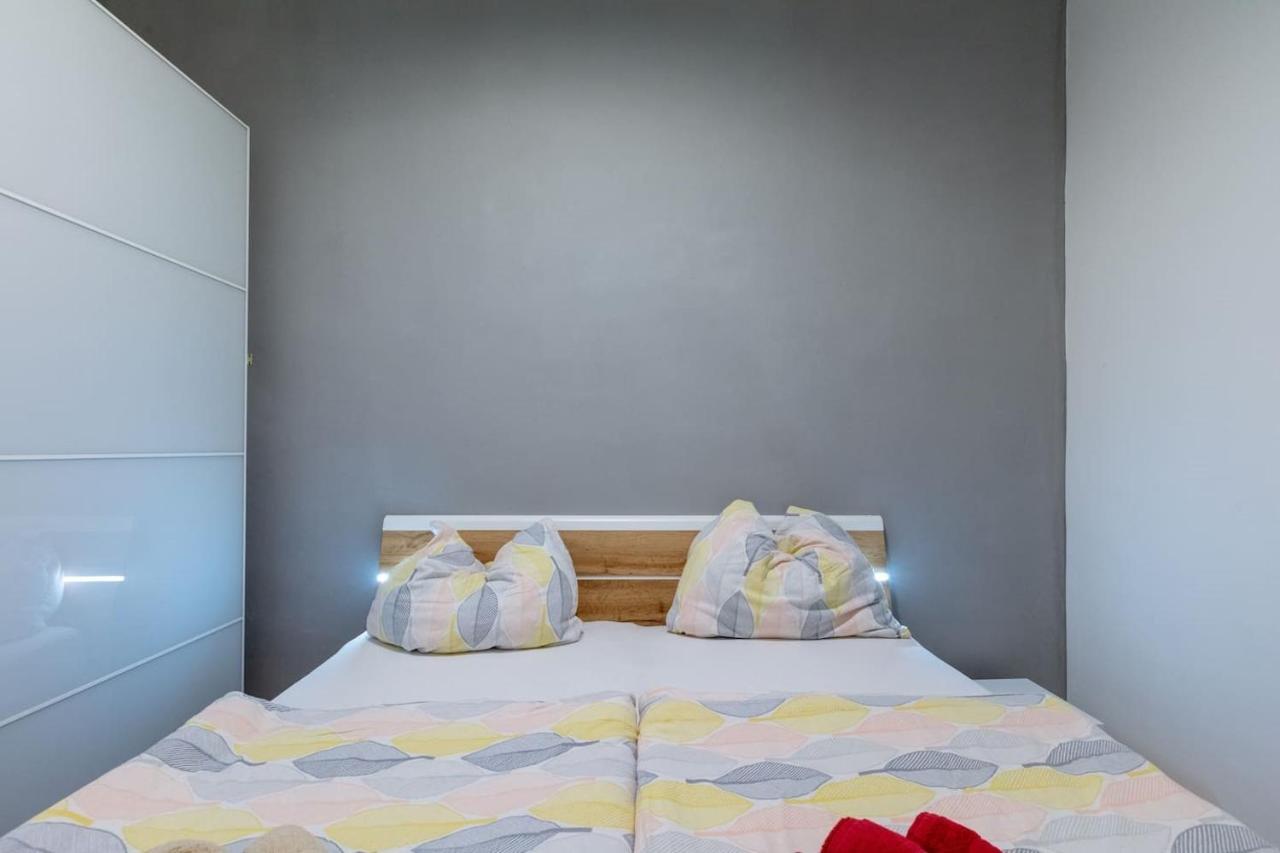 Sunny Renovated Apartment Close To Downtown Vienna Exterior photo