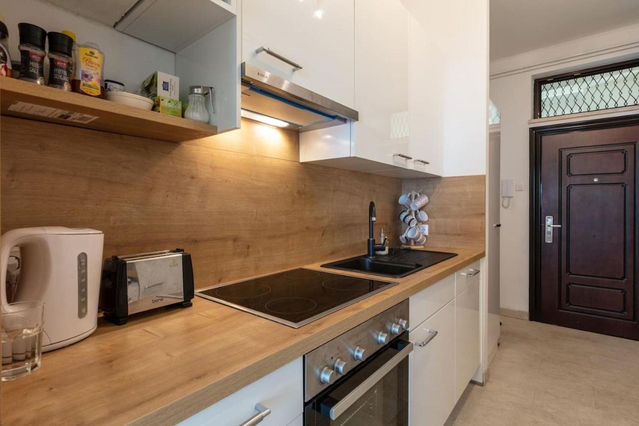 Sunny Renovated Apartment Close To Downtown Vienna Exterior photo